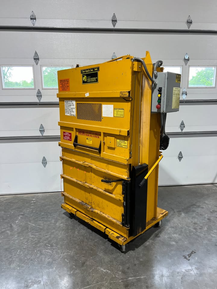 GPI M42BC Vertical Cardboard Baler, 208V 3-Phase, Recently Serviced! $13k+ New! (In Fairview Ky)