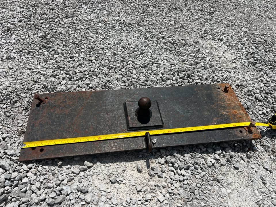 Gooseneck Hitch Plate To bolt Onto A Truck